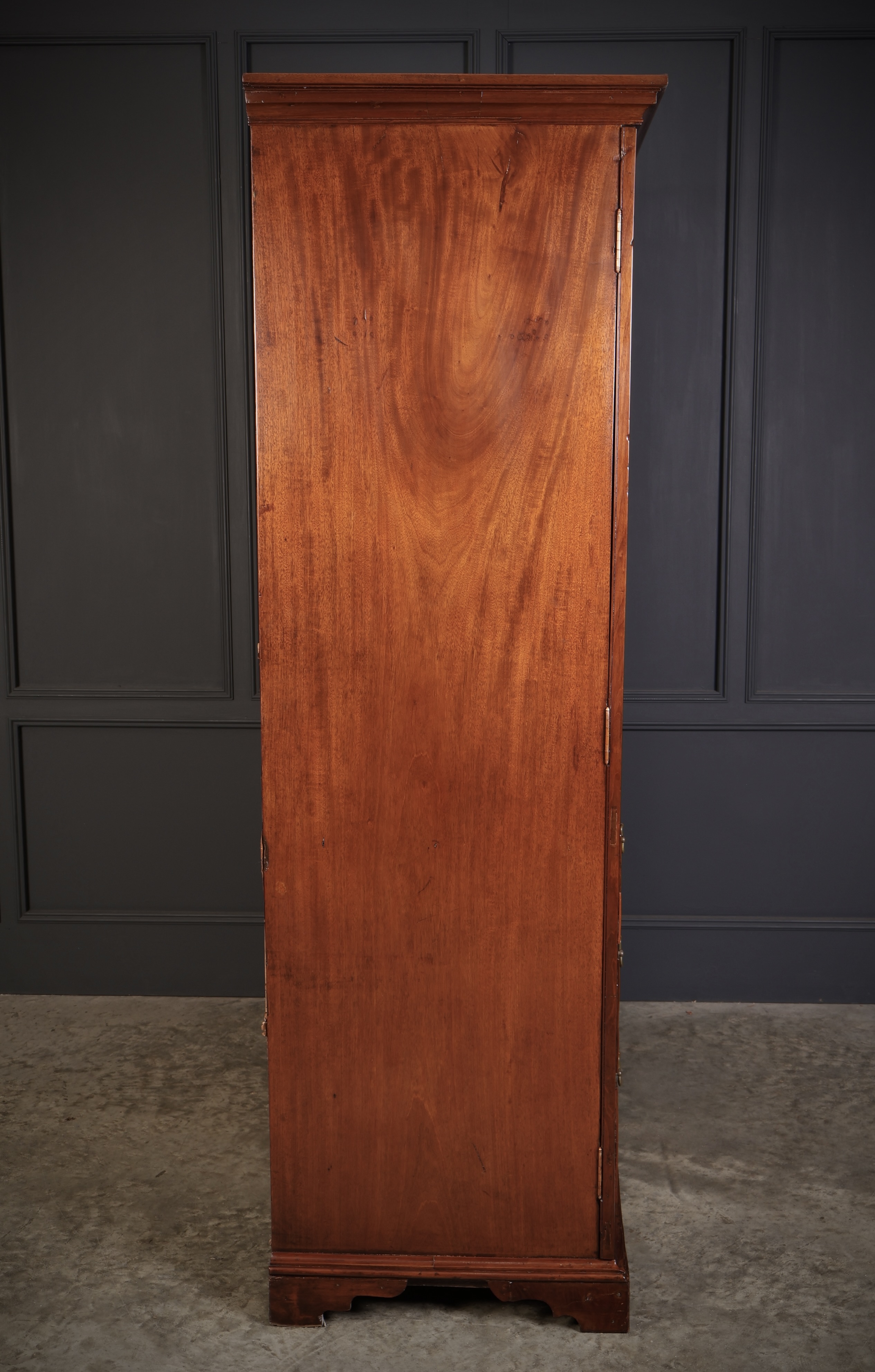 Georgian Flame Mahogany Wardrobe - Image 7